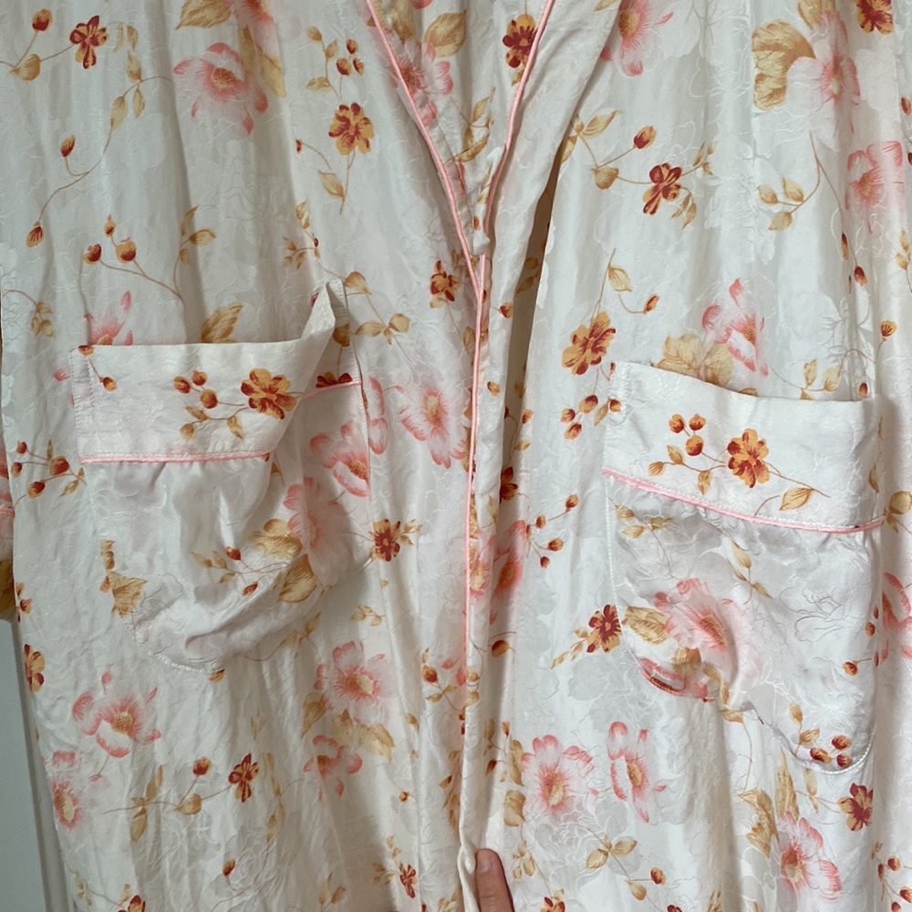Floral Silk Robe - Picture 6 of 10